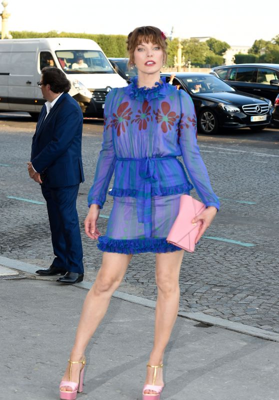 Milla Jovovich - Arrives at Mui Mui Fashion Show at Paris Fashion Week 07/02/2017
