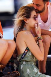 Paris Jackson - Enjoys the Sunny Weather With Friends in NYC 07/18/2017