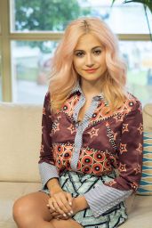 Pixie Lott - Appeared on This Morning Show in London 07/12/2017
