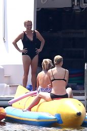 Reese Witherspoon Candids - On a Super Boat in New York 07/21/2017