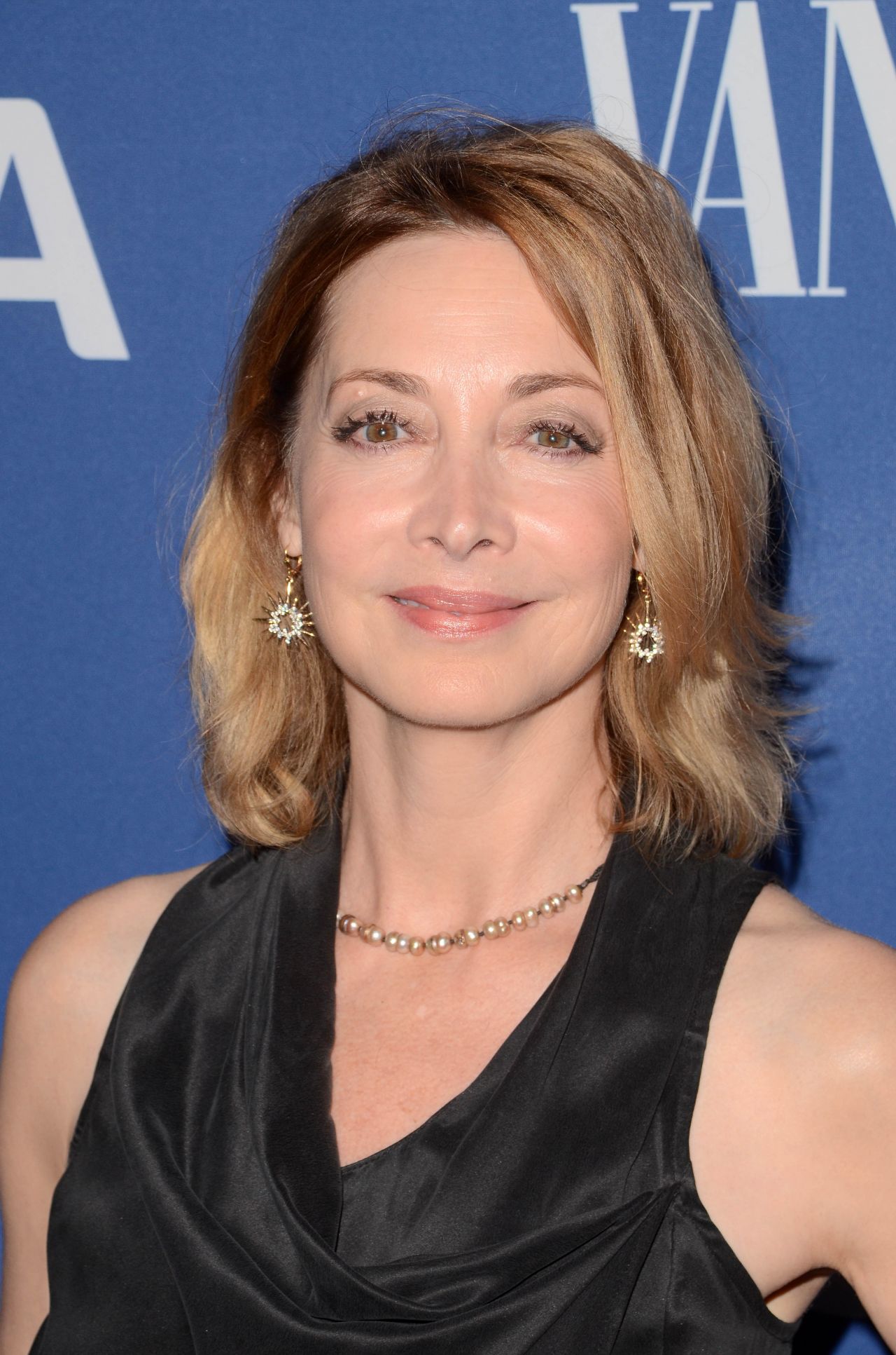 Female or Women Celebrity Hairstyles: Sharon Lawrence