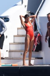 Taylor Hill, Daphne Groeneveld, Georgia Fowler - Luxury Yacht in Saint-Tropez 07/26/2017