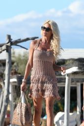 Victoria Silvstedt - Arriving at the Club 55 in Saint-Tropez, France 07/01/2017