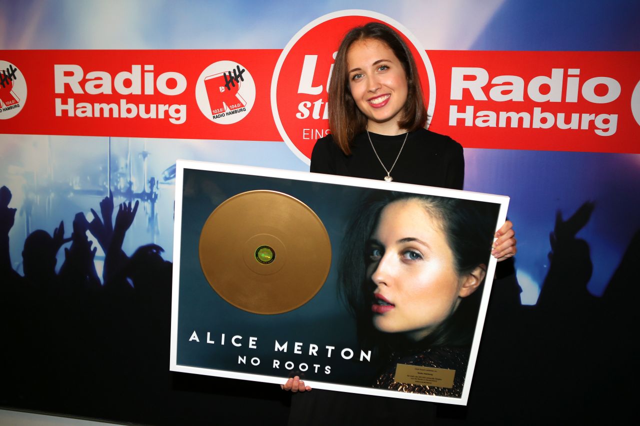 Alice Merton at Radio Hamburg 08/03/2017 • CelebMafia