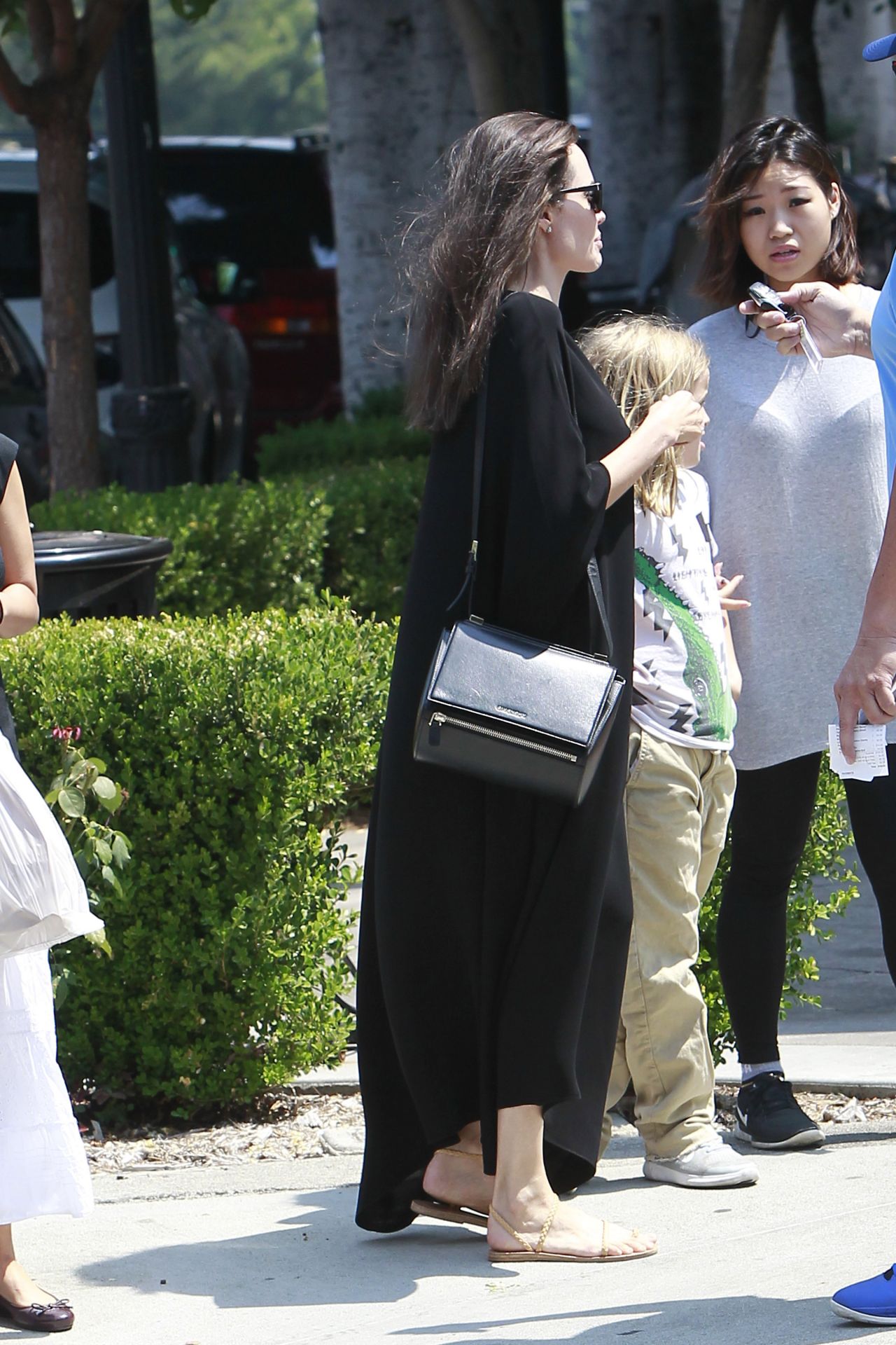 https://celebmafia.com/wp-content/uploads/2017/08/angelina-jolie-out-in-los-angeles-ca-08-16-2017-5.jpg