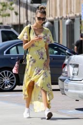April Love Geary in Summer Dress - Grocery Shopping in Malibu 08/22/2017