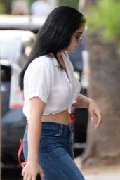 Ariel Winter Booty in Jeans - Arriving at Escape Room in Hollywood 08/15/2017