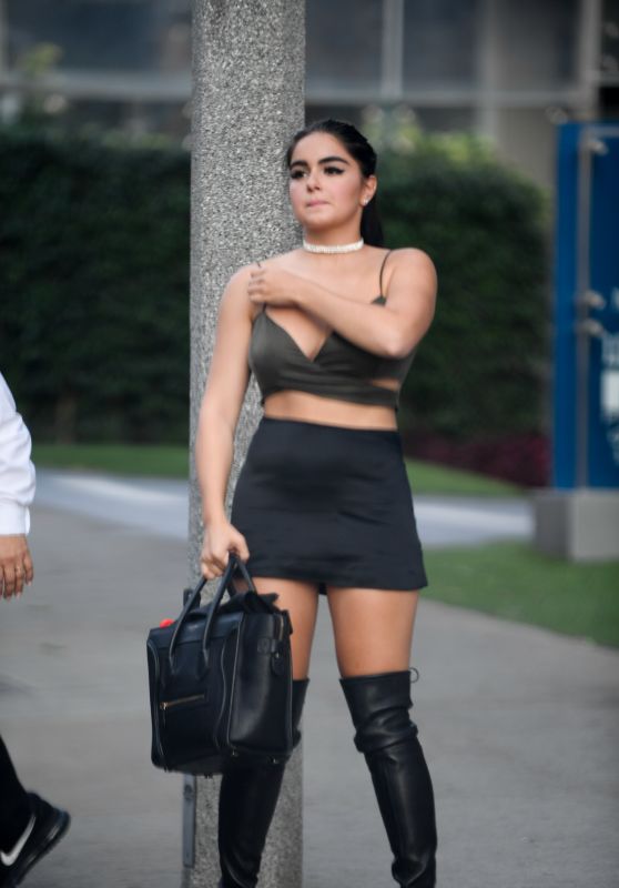 Ariel Winter Style - Waiting for the Valet at BOA in Los Angeles 08/29/2017 