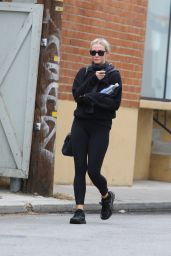 Ashlee Simpson - Leaving the Gym in Studio City 08/02/2017