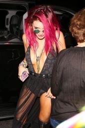 Bella Thorne Night Out Style - Avenue, Hollywood 08/15/2017