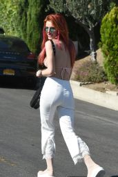 Bella Thorne - Shows Off Her New Hair Color in Los Angeles 08/26/2017