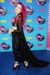 Bella Thorne - Teen Choice Awards in Los Angeles 08/13/2017