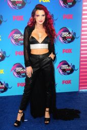 Bella Thorne - Teen Choice Awards in Los Angeles 08/13/2017