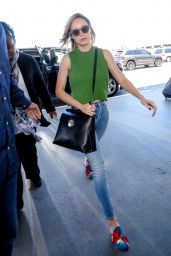 Brie Larson - Arrives at LAX in Los Angeles 08/07/2017