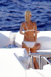Claudia Schiffer Shows Off Her Bikini Body - Italy 08/26/2017