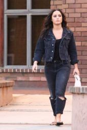 Demi Lovato Street Style - Running Errands in LA 08/28/2017