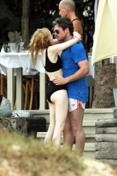 Ellie Bamber With Richard Madden on Ibiza Beach 08/02/2017