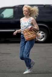 Emma Stone - Shooting Scenes on the Set of "Maniac" in Long Island 08/24/2017