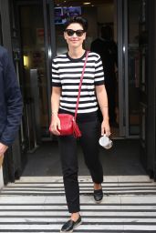 Emma Willis - Grabs Coffee Before Her Radio Appearance in London 08/12/2017