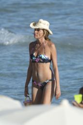 Esther Canadas Wearing a Floral Bikini - Ibiza 08/25/2017