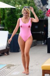 Farrah Abraham in a Pink Bikini - Relaxes Poolside in Los Angeles 08/13/2017