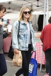 Genevieve Hannelius Sports a New Hairstyle - Farmers Market in Studio City 08/20/2017