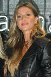 Gisele Bundchen - Rosa Cha Summer Collection Lauch Event in Sao Paulo 08/16/2017