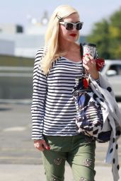 Gwen Stefani Street Style - Out in Woodland Hills 08/24/2017