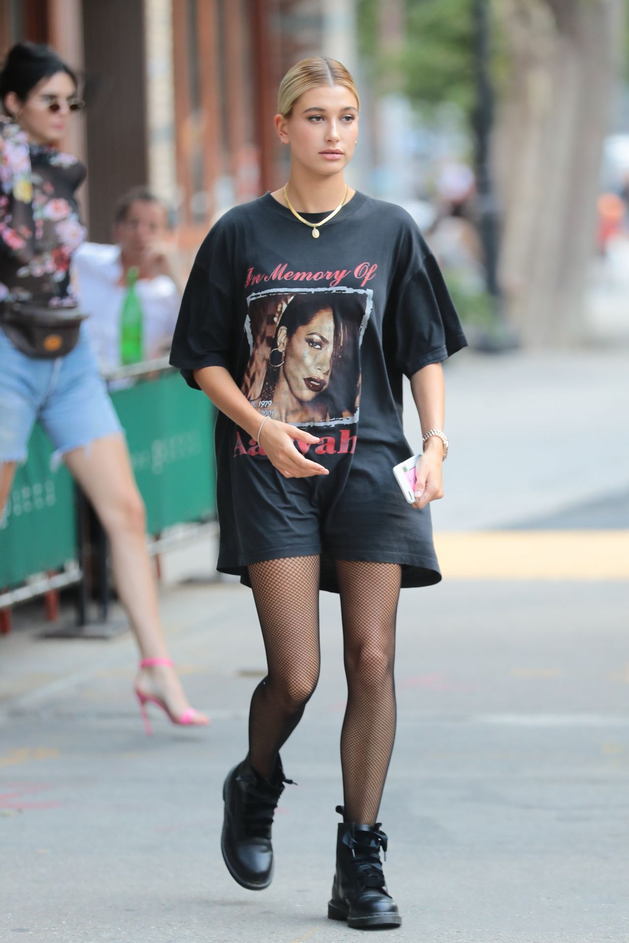 Hailey Baldwin - Wars an "In Memory of Aaliyah" Shirt, NYC 07/31/2017