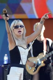 Hayley Williams - Performs Live on Good Morning America