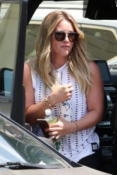 Hilary Duff - Arriving at the Fitness Factory in Los Angeles 08/23/2017