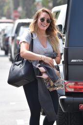 Hilary Duff - Heads to a Dance Class on Melrose in LA 08/25/2017
