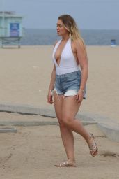 Iskra Lawrence - Films a Project at Venice Beach in LA 08/14/2017
