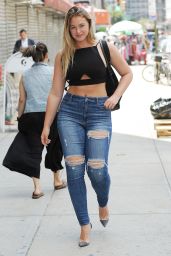 Iskra Lawrence in Ripped Jeans - Out in New York City 08/24/2017