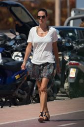 Jennifer Connelly Summer Street Style - Formentera, Spain 08/17/2017