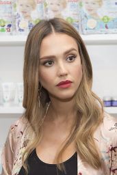 Jessica Alba at The Honest Company in Hollywood 08/24/2017