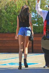 Kaia Gerber Leggy in Jeans Shorts - Shopping in Malibu 08/30/2017