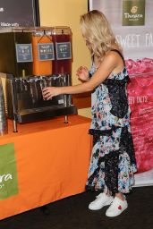 Kaley Cuoco - Launch Panera Bread New Craft Beverage Station in LA 08/30/2017