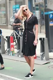 Karlie Kloss Looks Trendy - NYC 08/25/2017