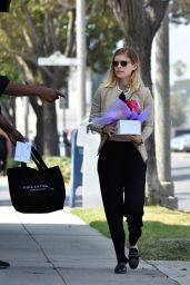 Kate Mara - Bringing a Gift and Some Roses With Her in West Hollywood 08/21/2017