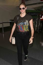 Kate Upton - Arrives at LAX Airport in Los Angeles 08/10/2017