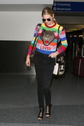 Kate Upton in Colored Gucci Sweater - LAX in LA 08/22/2017 • CelebMafia