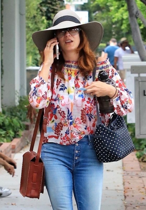 Kate Walsh - Outside Alfred