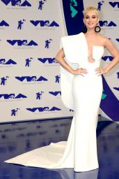 Katy Perry – MTV Video Music Awards in Los Angeles 08/27/2017