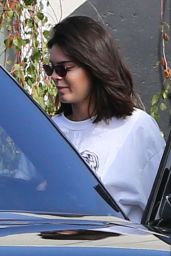 Kendall Jenner - Leaving a Studio With Friends in Culver City 08/25/2017