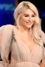 Kesha – MTV Video Music Awards in Los Angeles 08/27/2017