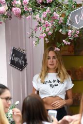 Kimberley Garner at Peggy Porschen Cake Shop in London 08/23/2017