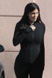 Kylie Jenner in Skin-Tight Gym Wear - Goes Grocery Shopping in LA 08/28/2017