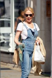 Kylie Minogue Street Style - Out in London 08/11/2017