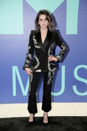 Laura Marano – MTV Video Music Awards in Los Angeles 08/27/2017
